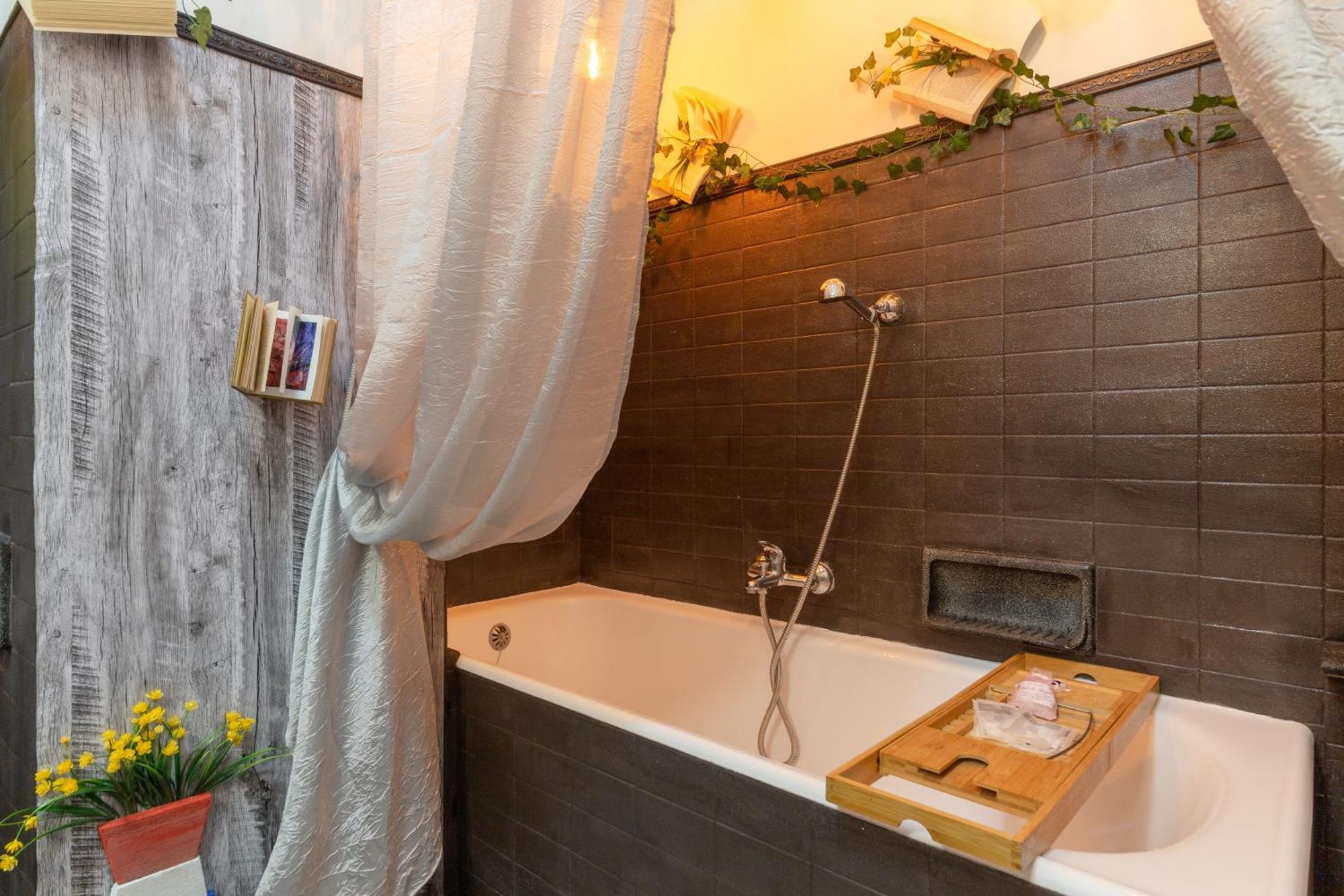 Lodge&Art Hostel Trieste Bagian luar foto